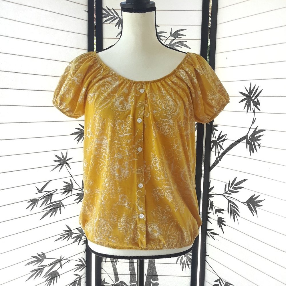 ❤️ Lavish Mustard Off Shoulder Floral Top 2/$15